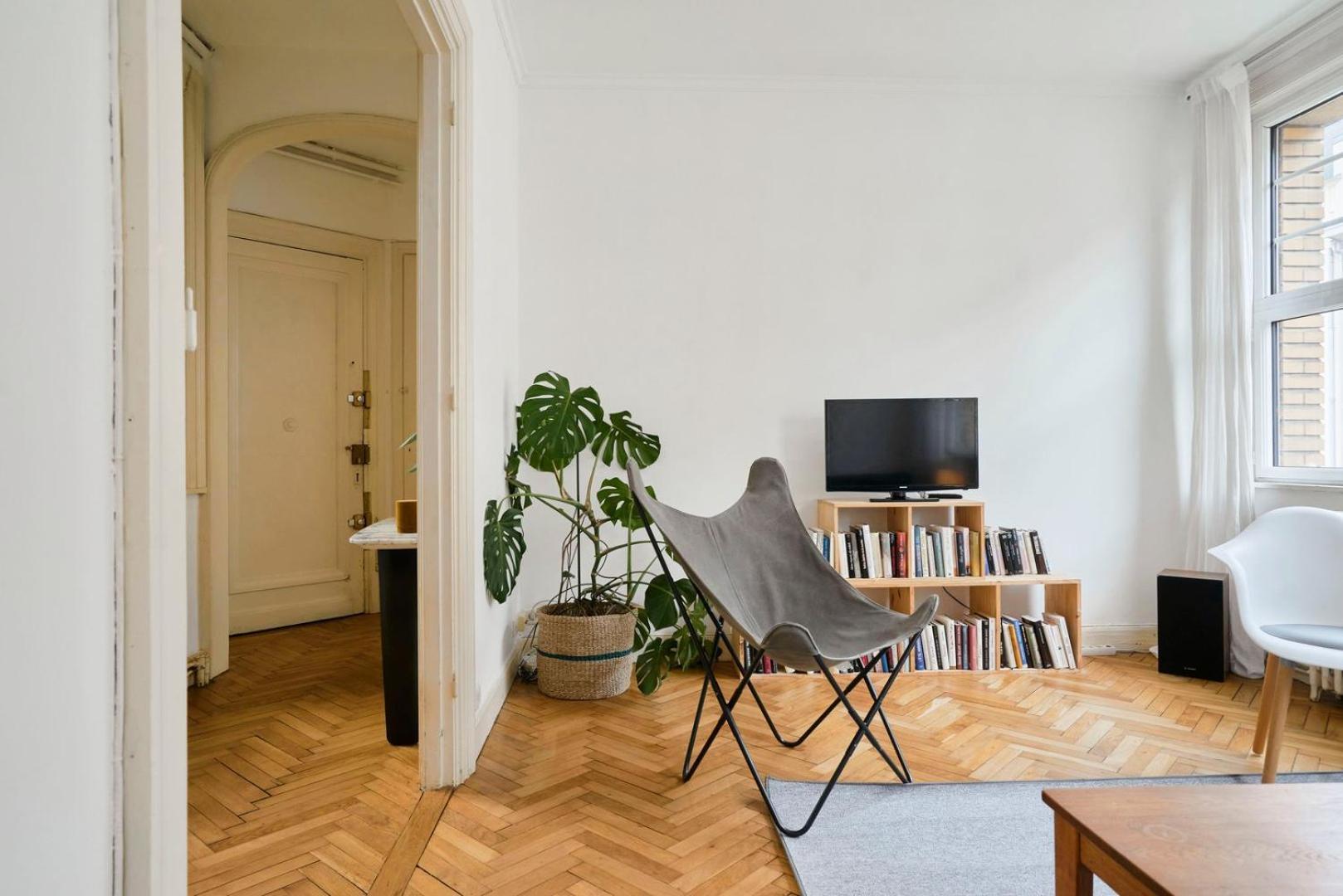 Apartment Character 2-bedroom In The Center *